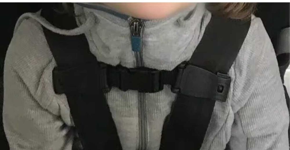 Колан за детско столче, Закопчалка, Колан за столче за хранене