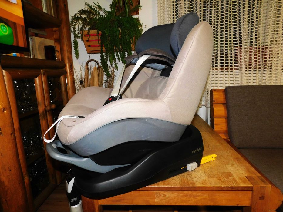 Scaun auto Maxi Cosi (9-18 kg) + Bază Isofix