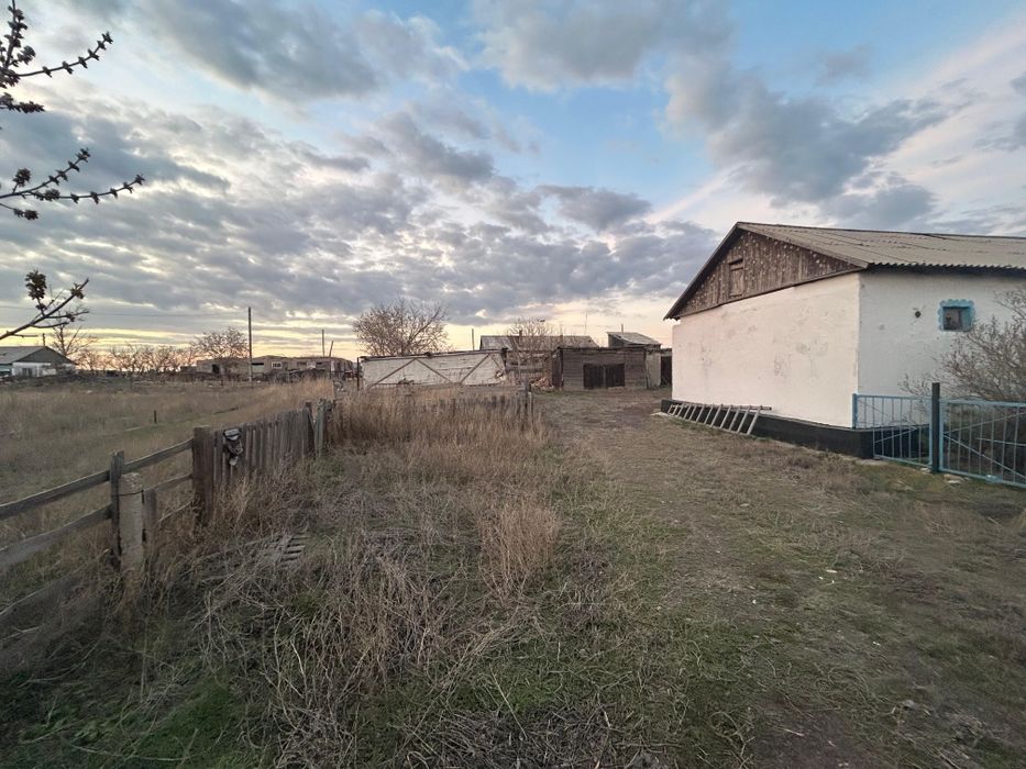 Продаётся на строй материалы