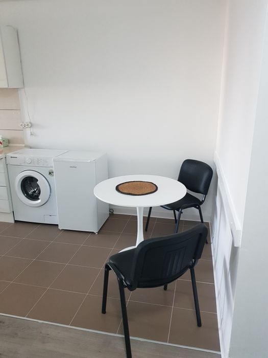 Apartament modern de închiriat