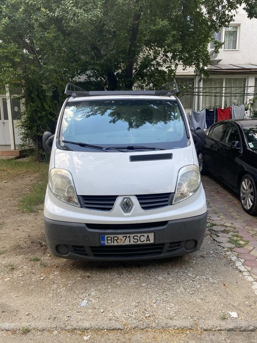 Vand renault trafic 2010  desmembrez