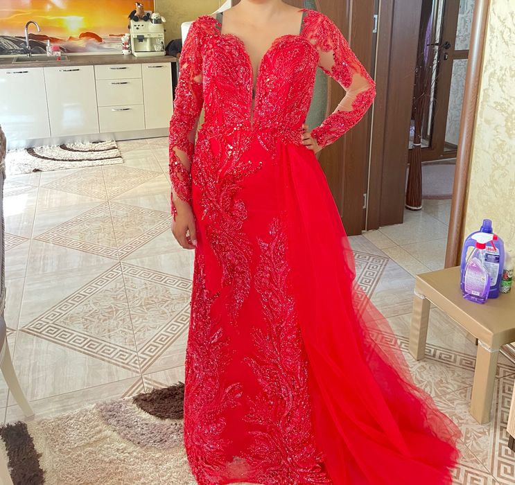 Рокля официална чисто нова