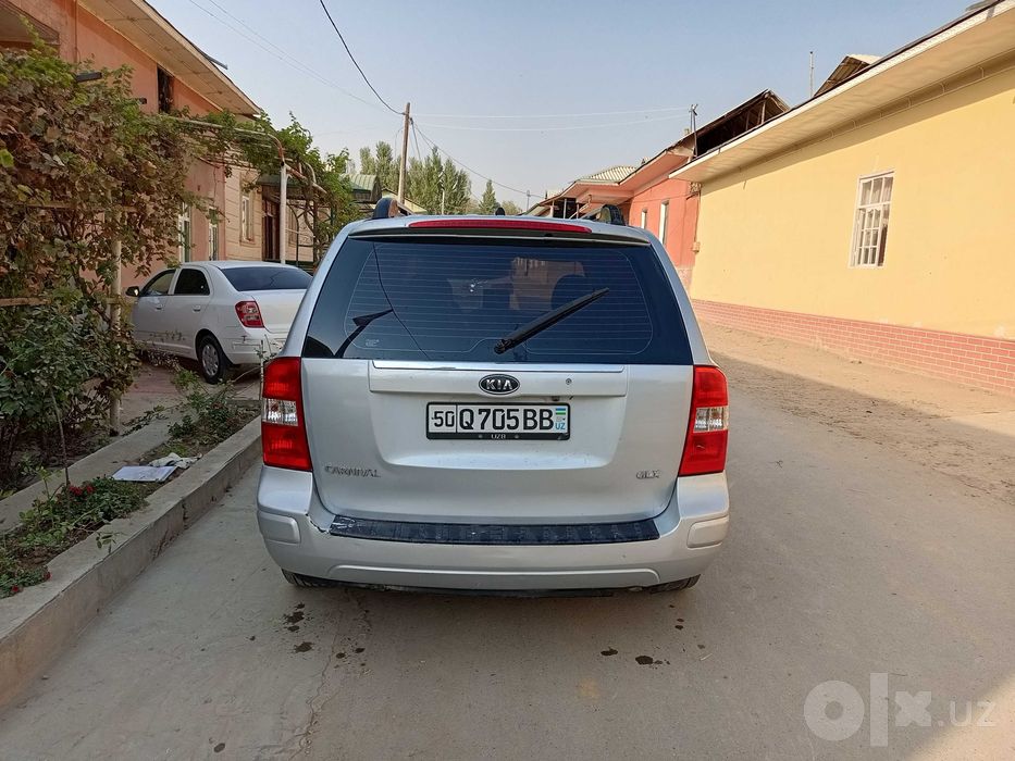KIA Karnival Olib sotarmasman Uyda haydab yurilgan