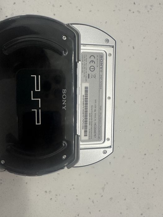 Vand psp go sau schimb cu controller de switch 2