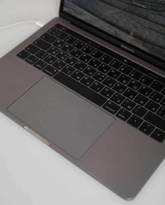 MacBook Pro Touch Bar Retina 2019 i5