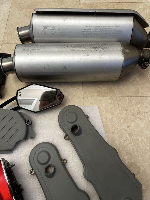 Vand piese moto originale pentru Ducati M onster S2R