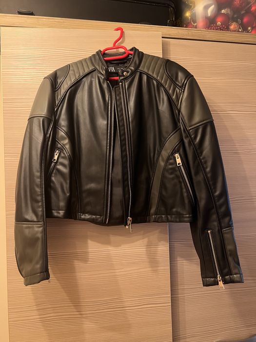 Vand geaca de piele nouă marimea S Zara