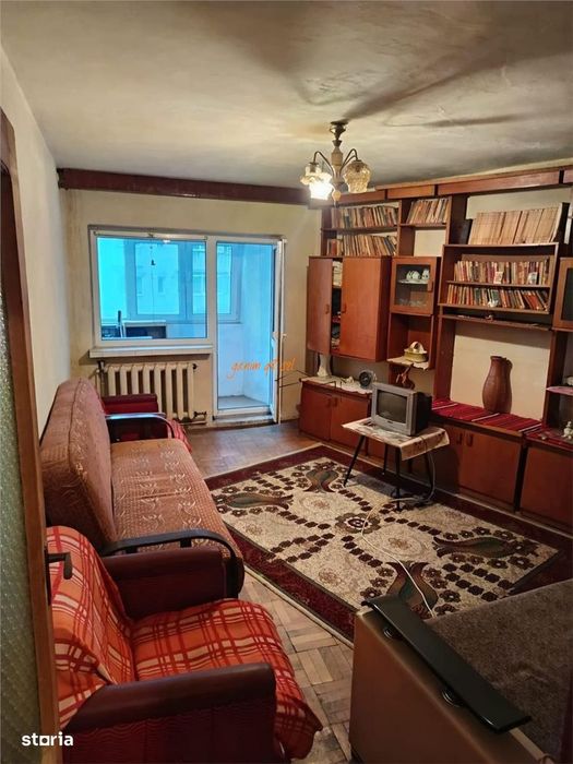 Apartament 2 camere , zona b- dul Independentei , et 1 din 4 , decoman
