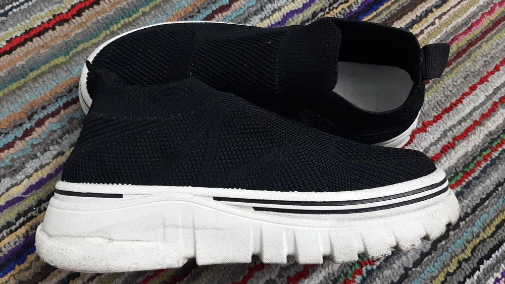 Продам ботиночки на матерчатой основе