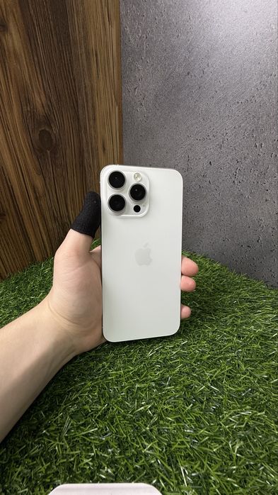 iPhone 15 Pro Max | 16