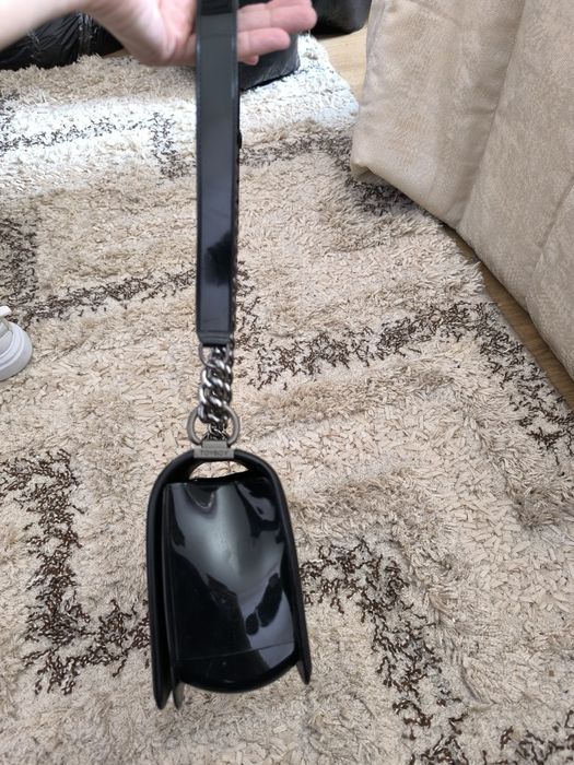 Черна гумирана чанта по модел на Chanel