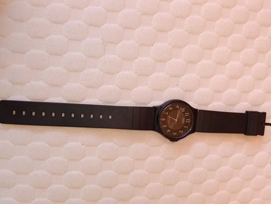 Автоматичен позлатен часовник J.Spring на SEIKO и часовник CASIO