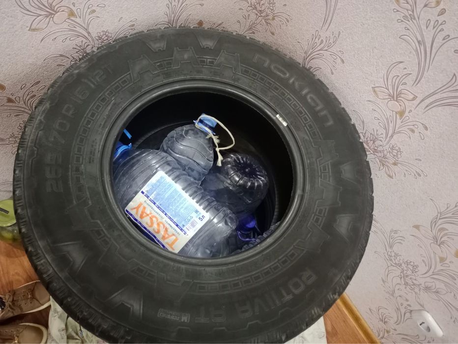 Шины б/у 3 шт.  265/70 R16