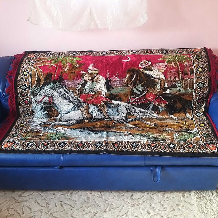 Vand carpeta cu rapirea din serai