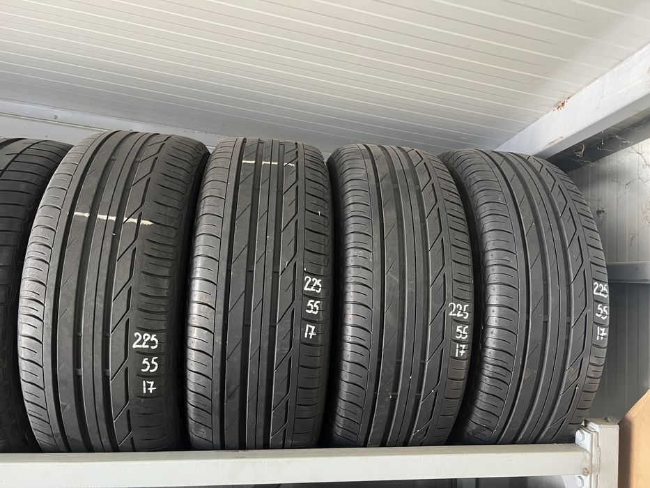 Гуми 225/55/17 Bridgestone.