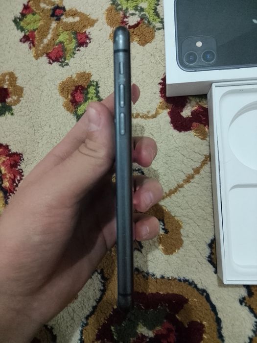 Айфон 11сатылад срочно