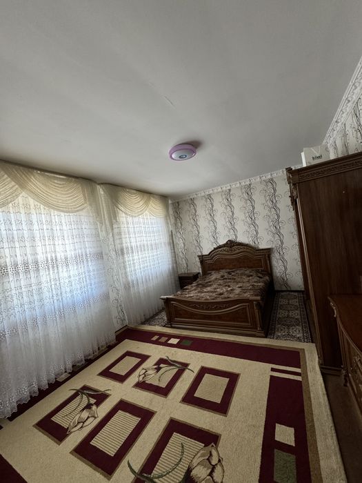 Кибрай уй сотилади