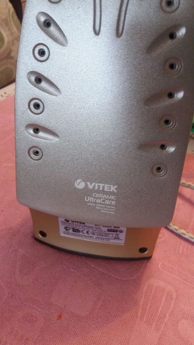 Утюг в хорошем состоянии вск работает