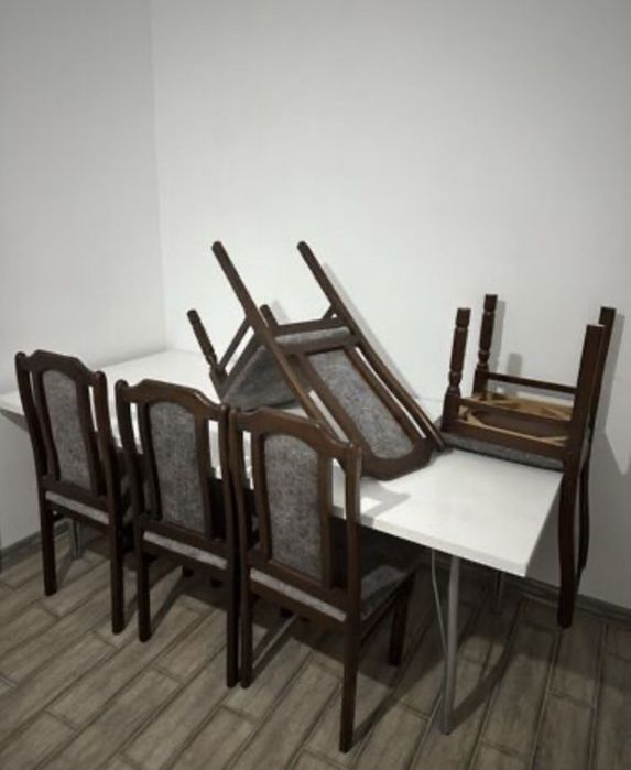 Стол и стулья сатылады