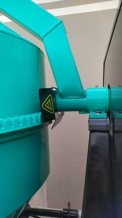 Бетономешалка 500 литров 3000 Ватт, 380 Вольт(3фазы), чугун. фаркоп.