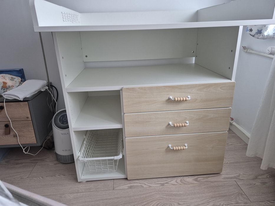 Masa de infasat IKEA cu sertare si spatii depozitare, stare foarte bun