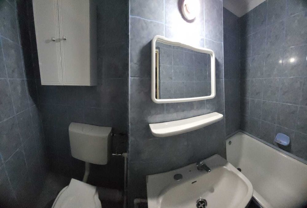 Proprietar, vand garsoniera zona centrala