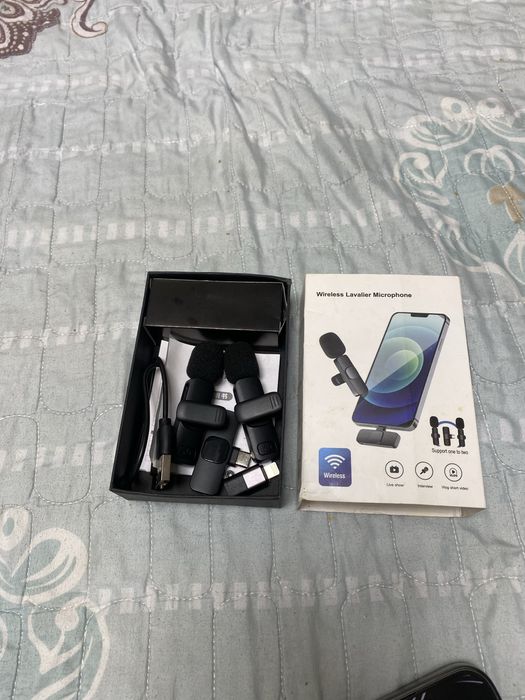 Simsiz mikrafon 2 tali 20 metrdan ishlidi toza hali