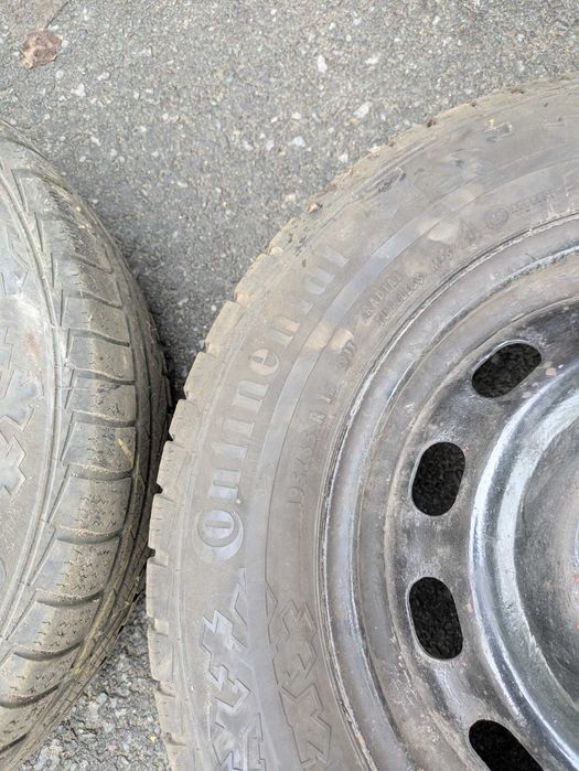 Vând jante tabla Ford Focus 2 pe R15 + cauciucuri iarna Continental.