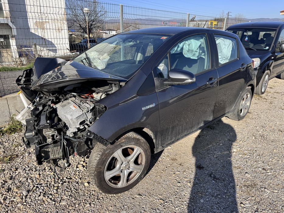 Toyota yaris 1.5 hybrid на части