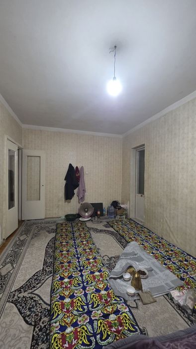 Srochne sotiladi Yunusobod 19 kv 1 xona