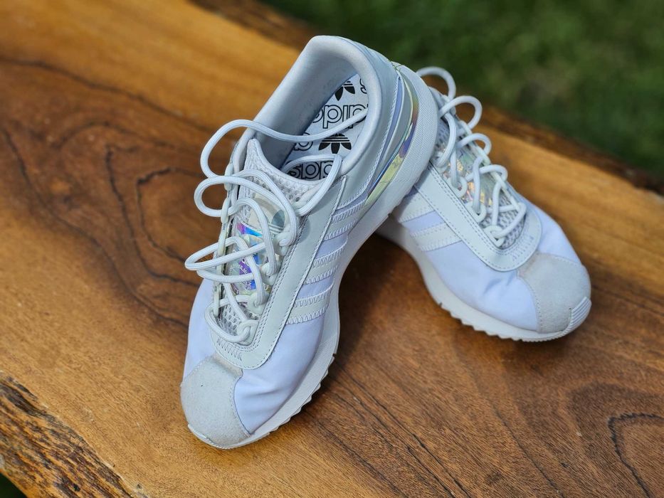 Маратонки adidas