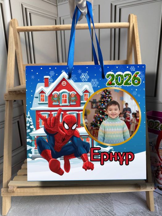 Новогодние подарочные каробки