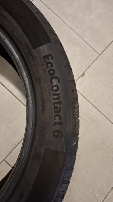 Единична лятна гума Continental 235 50 19