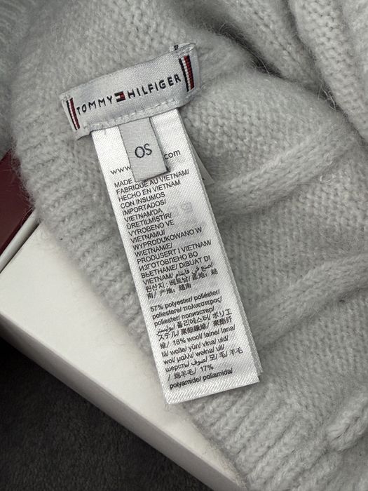 Tommy Hilfiger Flag Fluffy set caciula si fular alb alb murdar nou