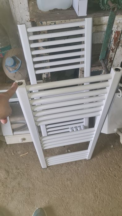 Продавам две лири за баня