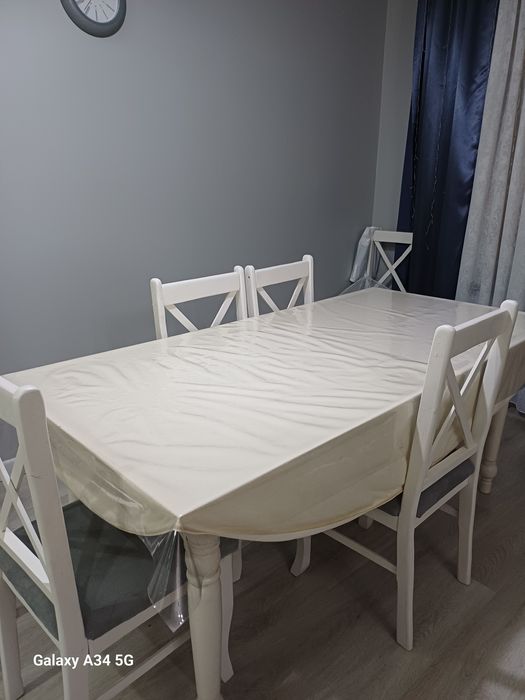 Кухонный стол и стулья