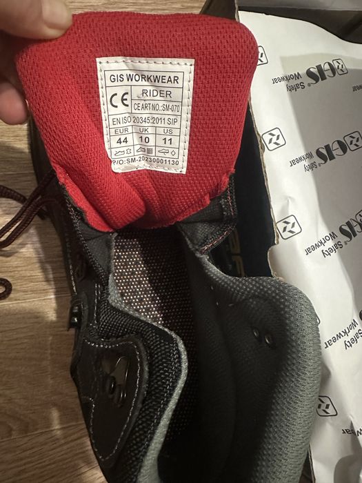 Продам спец обувь