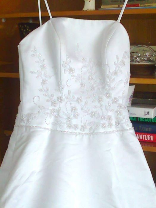 Rochie mireasa cu trena