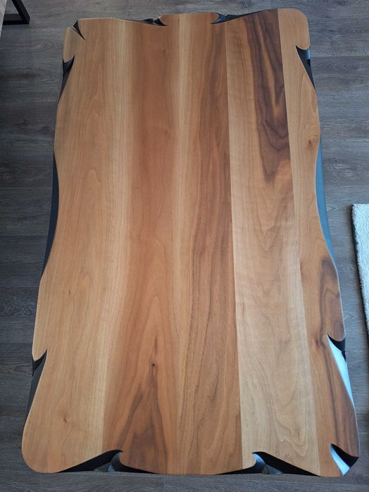 Маса за дневна.Холна маса