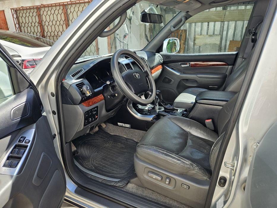 Продавам Toyota Land Cruiser 120