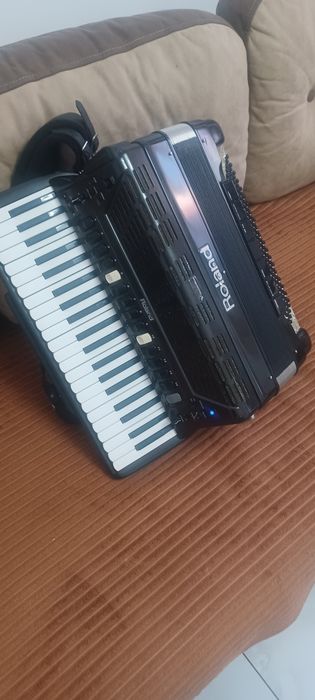 Vind acordeon roland fr 5