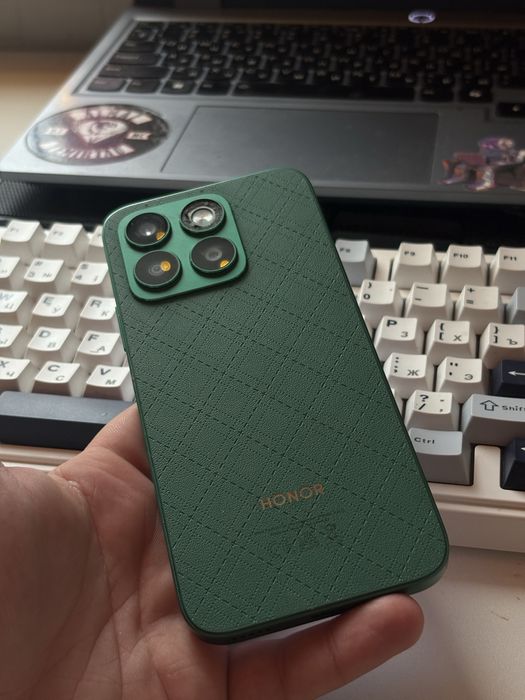 Продам телефон топовый