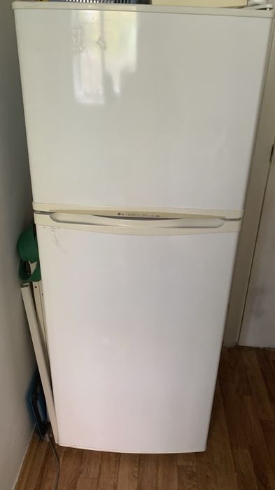 Продам холодильник