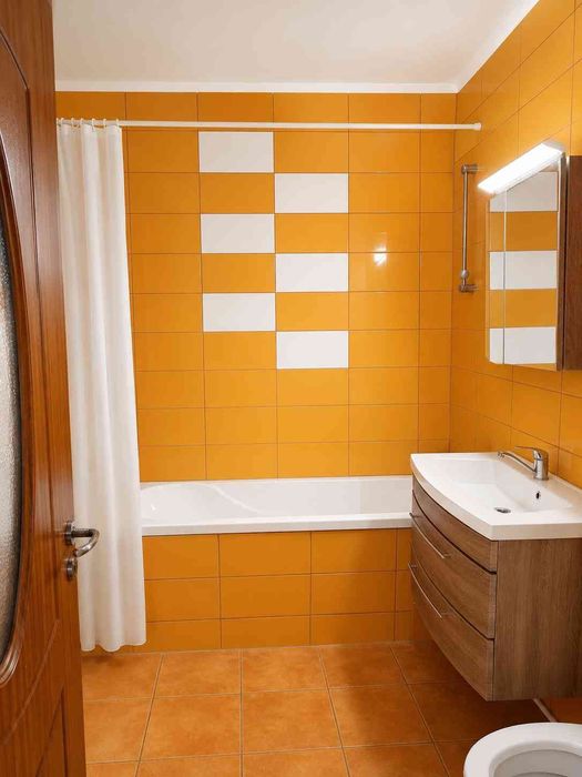 Închiriez apartament
