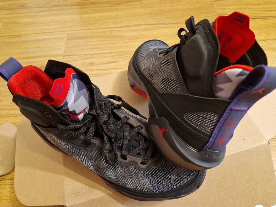 Ghete AIR Jordan XXXVII (37) Raptors, masura 42, nike, noi, in cutie