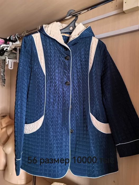 Продам куртки новые