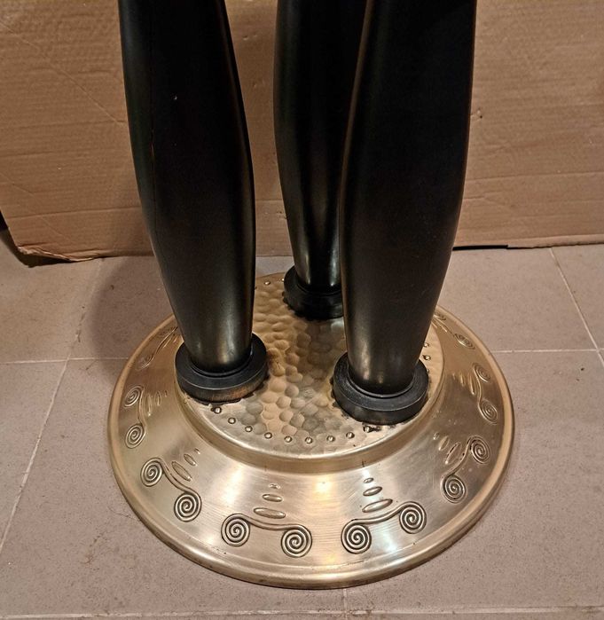 Masă antică de cafea