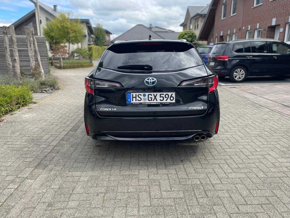 Toyota Corolla 2.0 Hybrid Team Deutschland, 2021, 76.000km