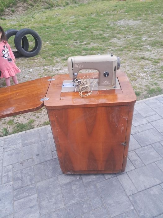 Masina veche de cusut functionala