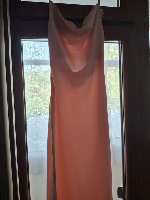 Дълга бледо- розова рокля